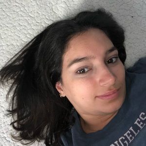 Meet your Posher, Alejandra